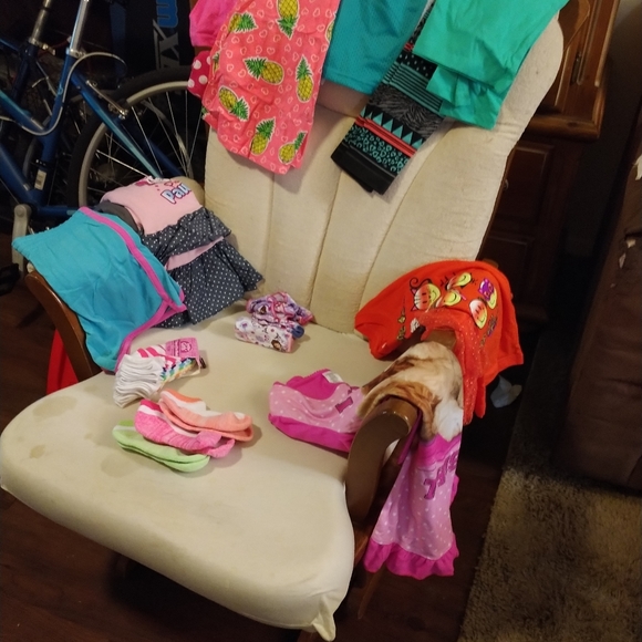 Sofia the first bedroom set and clothes sizes 5-6 - Picture 8 of 8